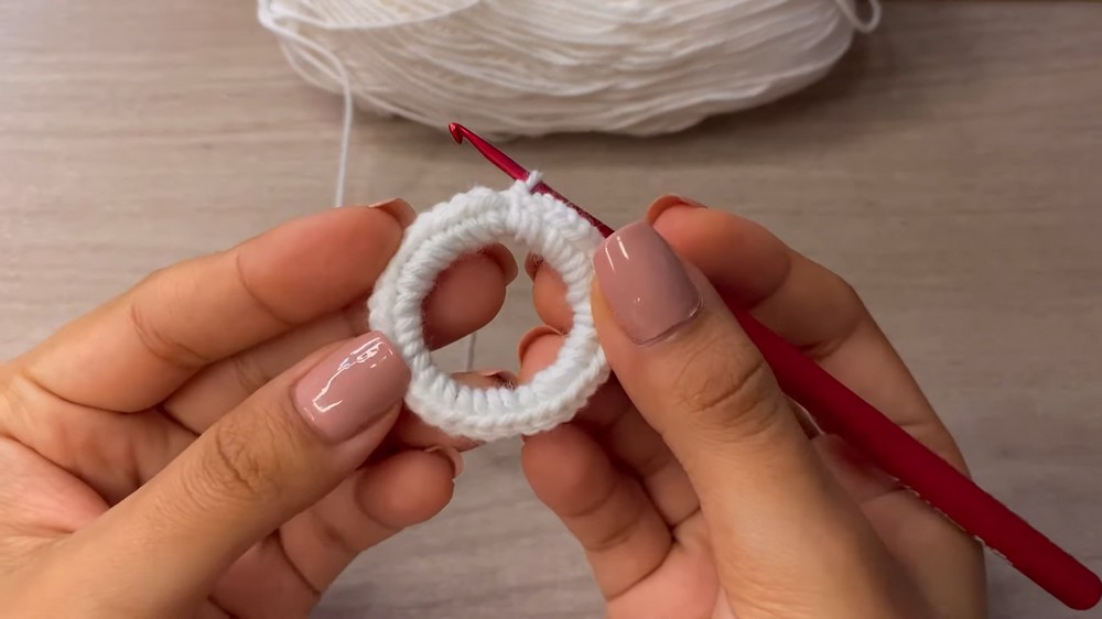 Crochet Christmas Wreaths Pattern