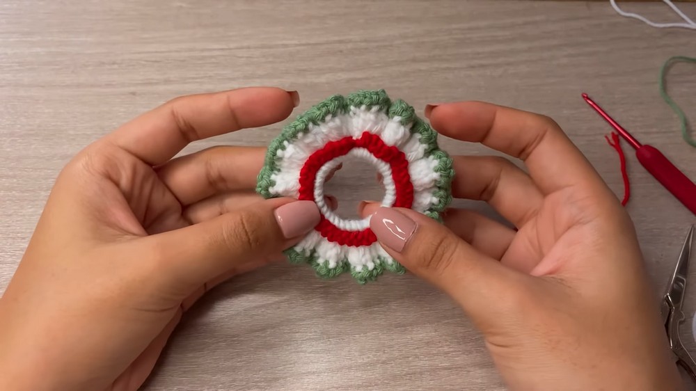 Crochet Christmas Wreaths Pattern