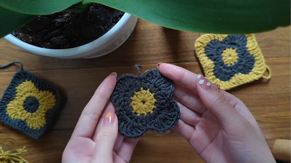 Crochet Flower Granny Square