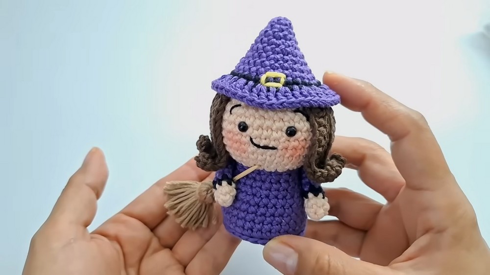 Crochet Mini Brujita
