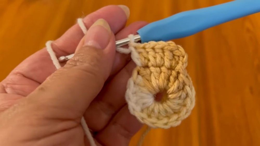Crochet Leafy Table Mat