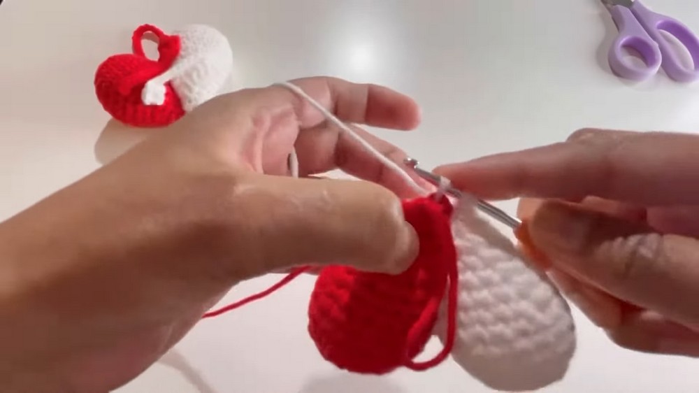 Crochet Hugging Hearts