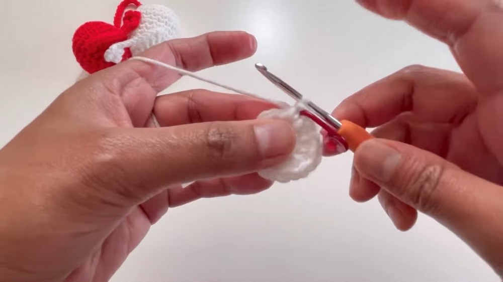 Crochet Hugging Hearts