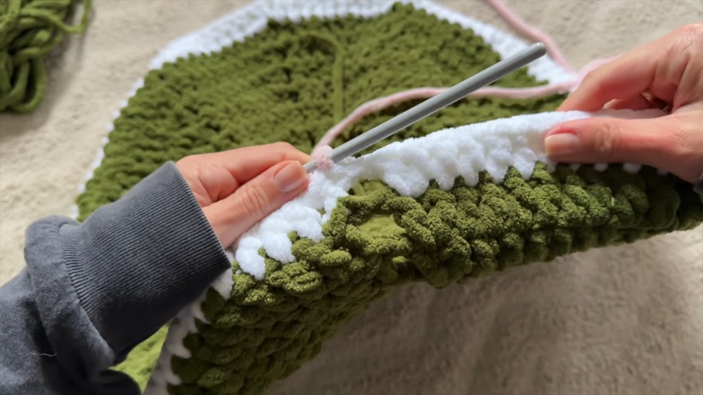 Crochet Bouquet Blanket