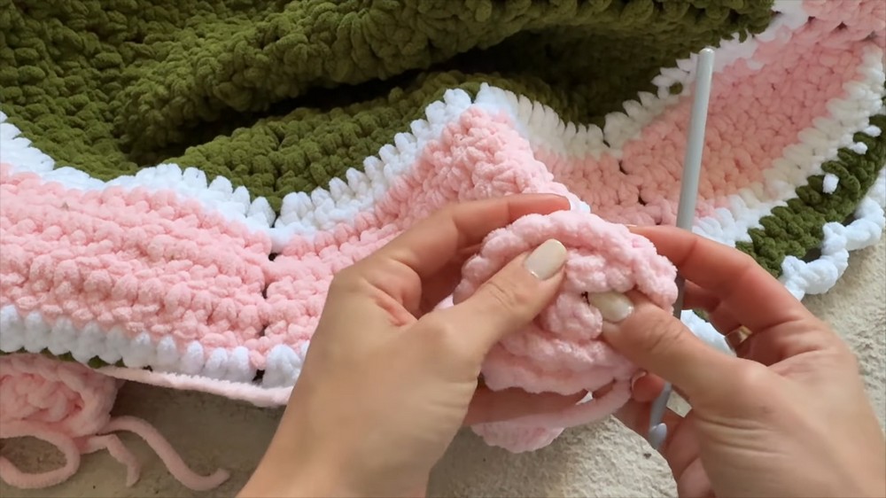 Crochet Bouquet Blanket