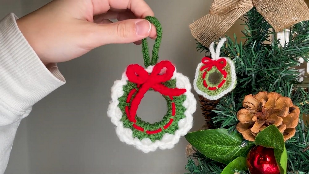 Crochet Christmas Wreath
