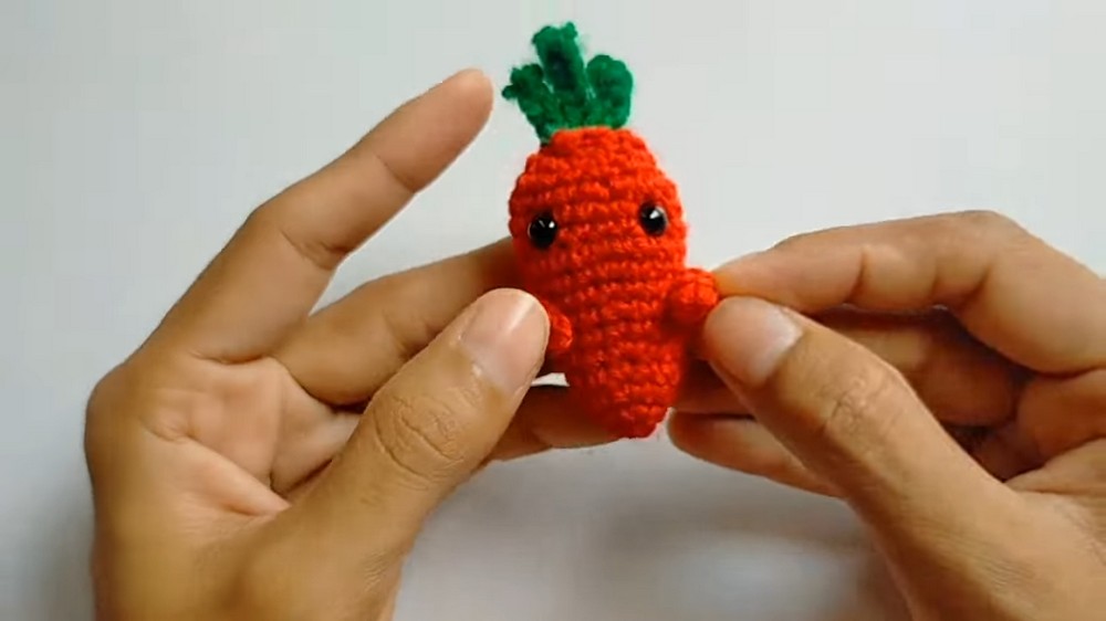 Crochet Carrot Keychain