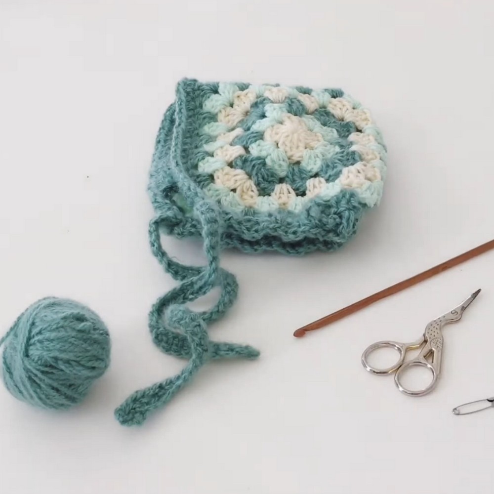 Simple Crochet Bonnette Hat pattern for Casual Days Out - Yours Patterns