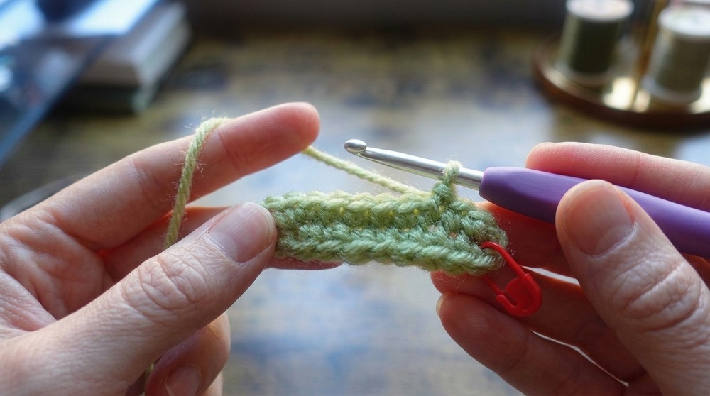 Crochet Frog Earbud Case Pattern