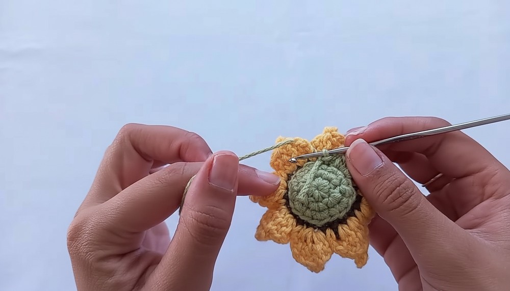 Crochet Sunflower Pot