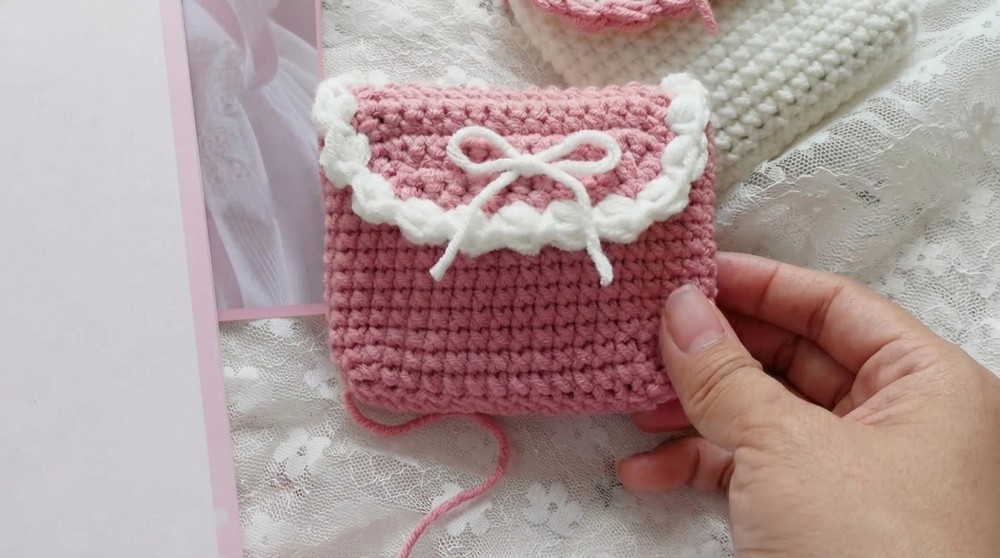 Crochet Bow Pouch Pattern