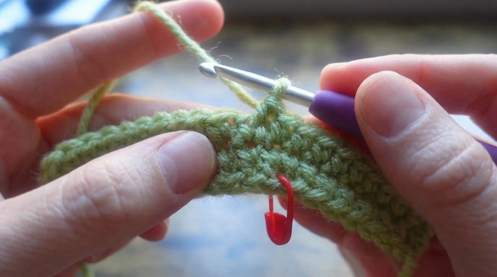 Crochet Frog Earbud Case Pattern