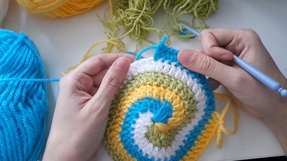 Crochet Swirl Halter Top Pattern