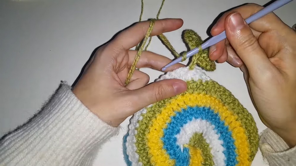 Crochet Swirl Halter Top Pattern