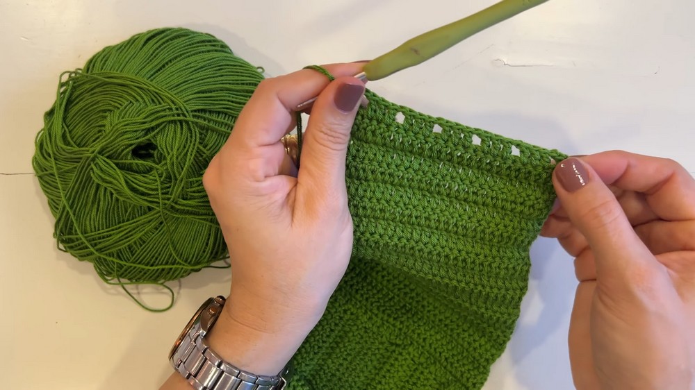 Boho Free Crochet Fringe Halter Top Pattern for Modern Fashion - Yours ...