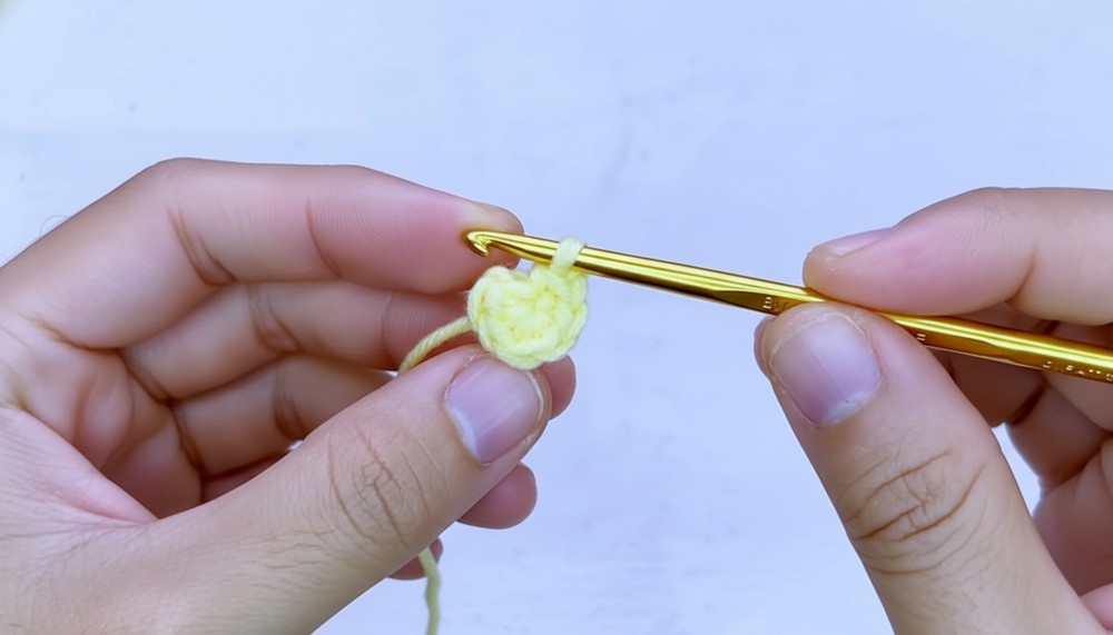 Crochet Sun Amigurumi Keychain Pattern