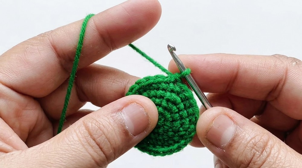 Crochet Frog Keychain Pattern