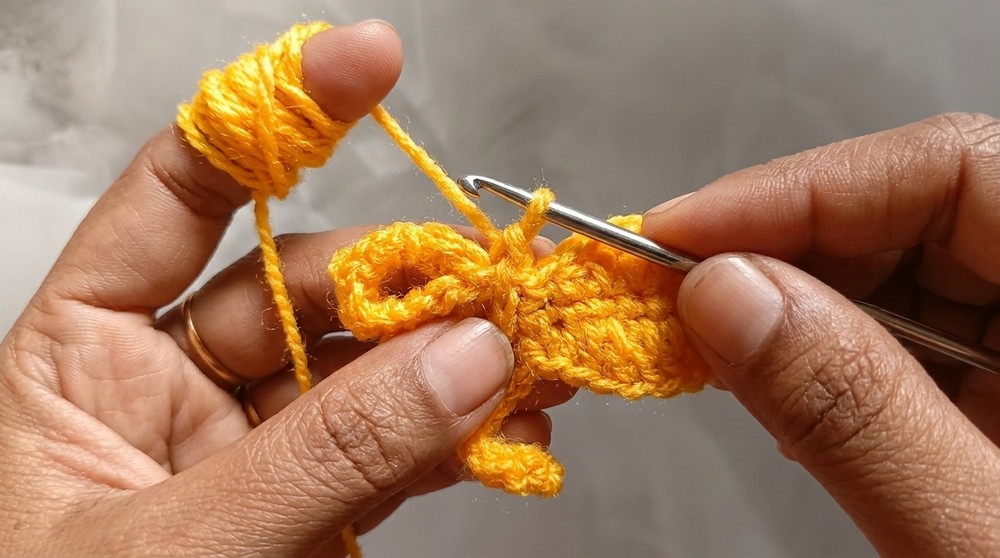 Crochet Tulip Flower Keychain Pattern