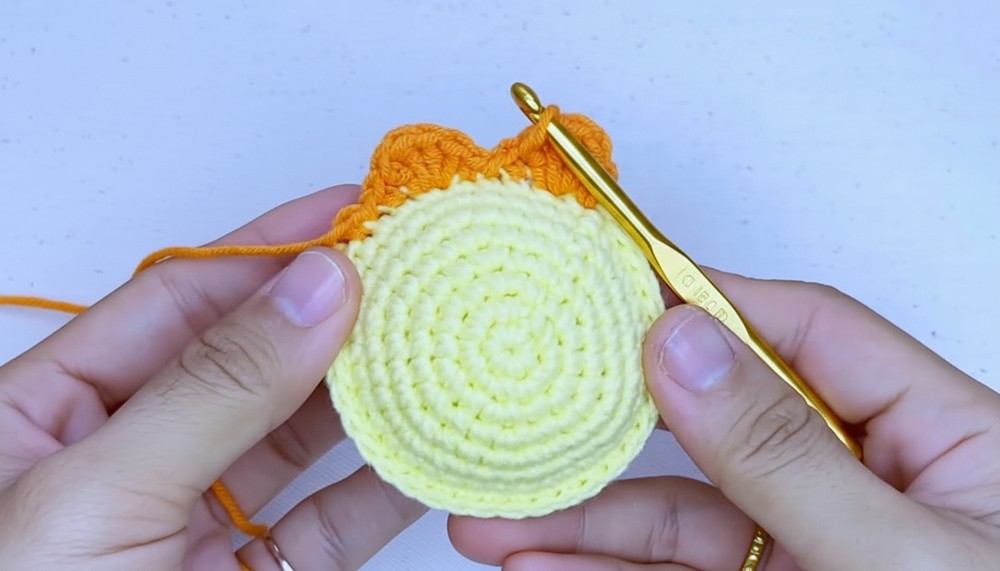 Crochet Sun Amigurumi Keychain Pattern