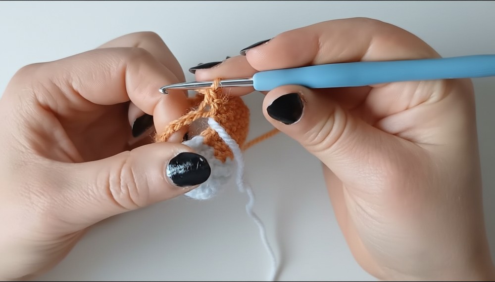 Crochet Tiny Corgi Amigurumi Pattern