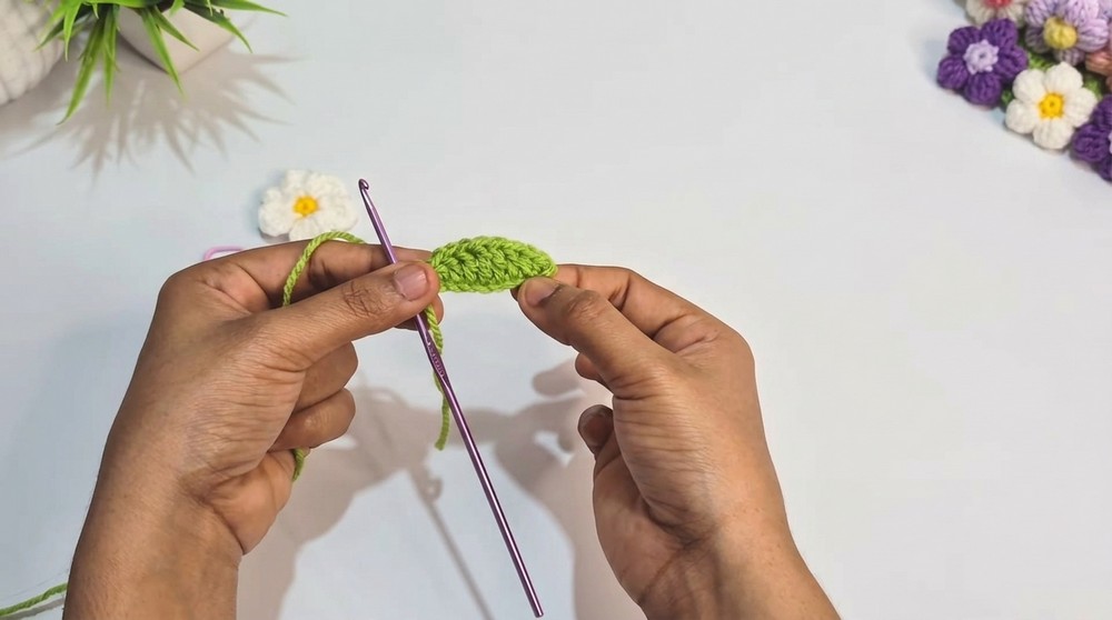Crochet Daisy Bookmark Pattern
