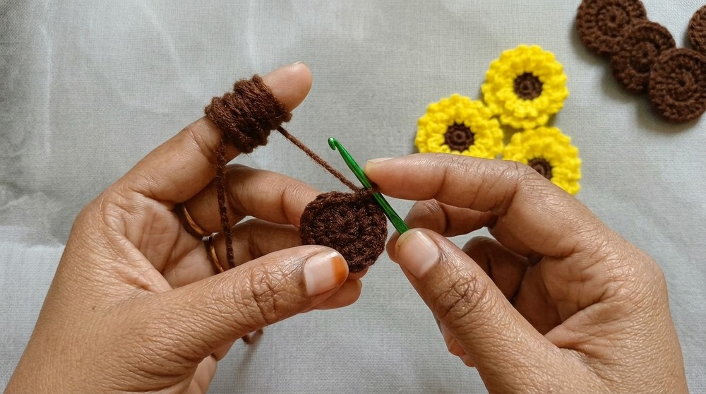 Crochet Sunflower Bouquet Keychain Pattern