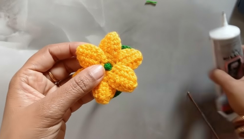Crochet Tulip Flower Keychain Pattern