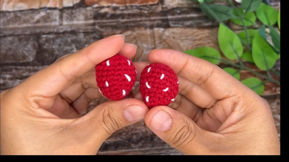 Crochet Strawberry Hair Clip Pattern