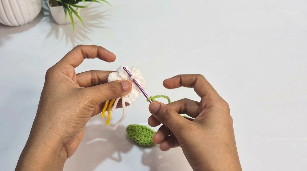 Crochet Daisy Bookmark Pattern