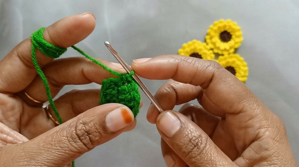 Crochet Sunflower Bouquet Keychain Pattern