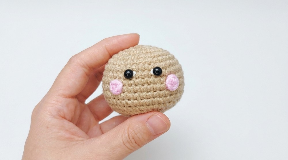 Crochet Baby Saturn Keychain Pattern