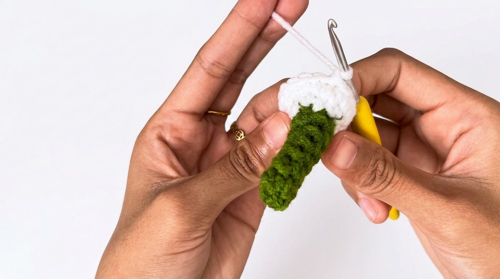 Crochet Tulip Keychain Pattern