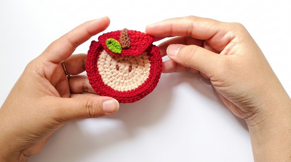 Crochet Apple Airpod Case Pattern