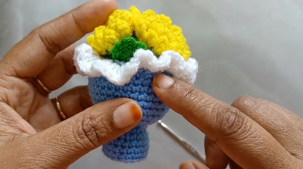 Crochet Sunflower Bouquet Keychain Pattern