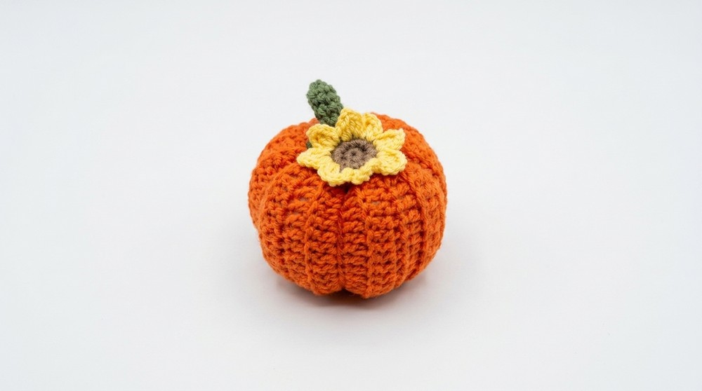 Crochet Pumpkin With Sunflower Pattern