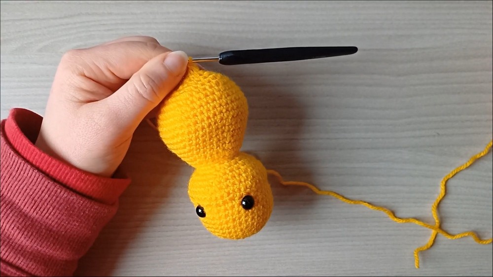 Crochet Baby Chick Amigurumi Pattern