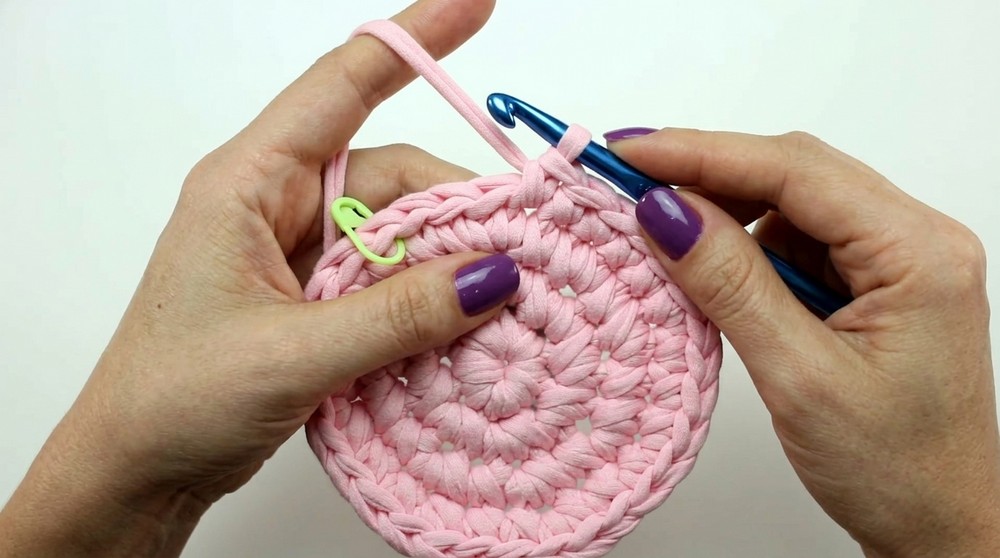 Crochet Basket with T-shirt Yarn Pattern