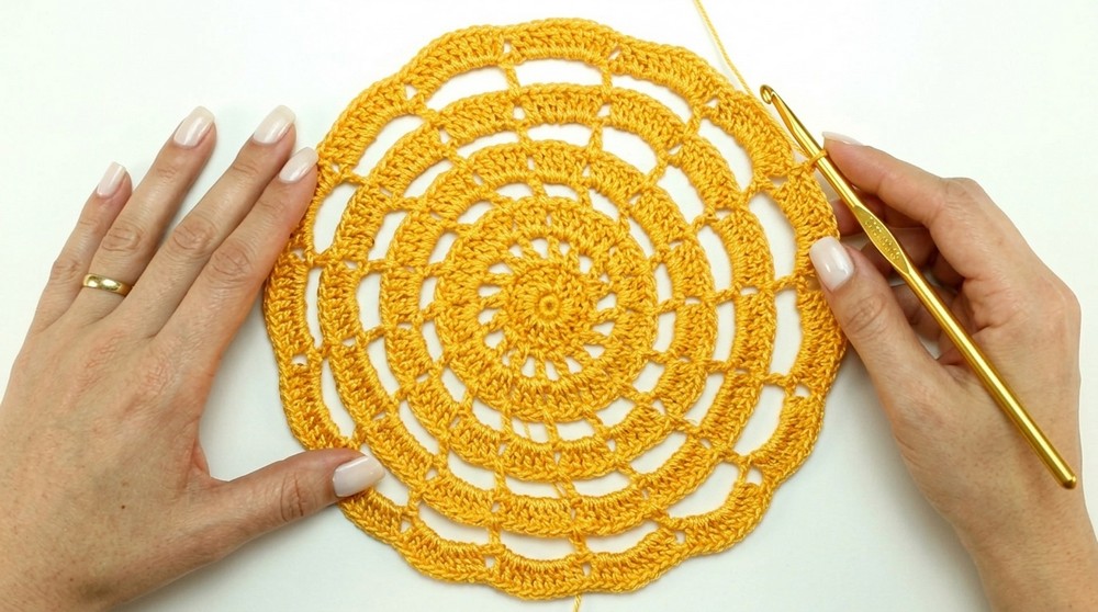 Crochet Doily Or Table Mat Pattern