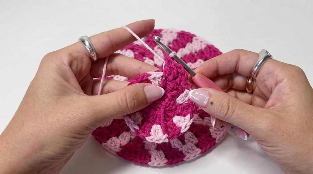 Crochet Checkered Bucket Hat Pattern