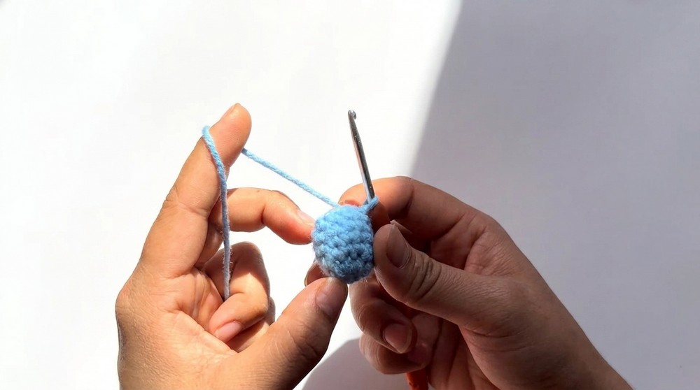 Crochet Tulip Hair Tie Pattern