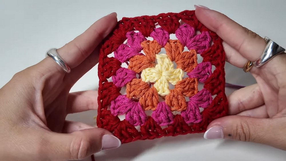 Crochet Granny Shoulder Bag Pattern