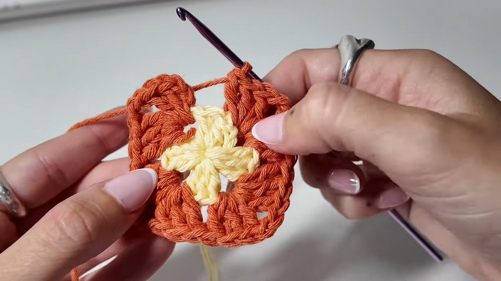 Crochet Granny Shoulder Bag Pattern