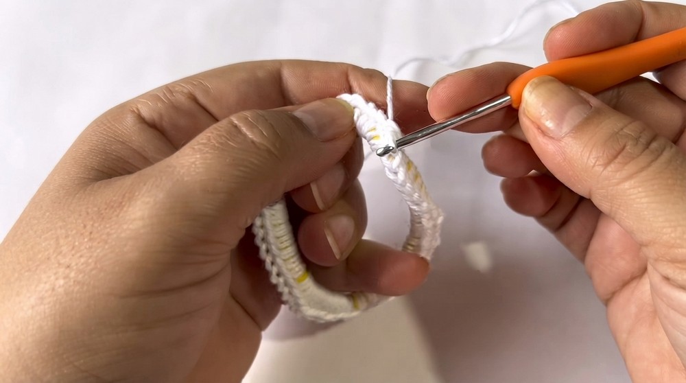 Brazilian Crochet Hair Scrunchie Pattern 2