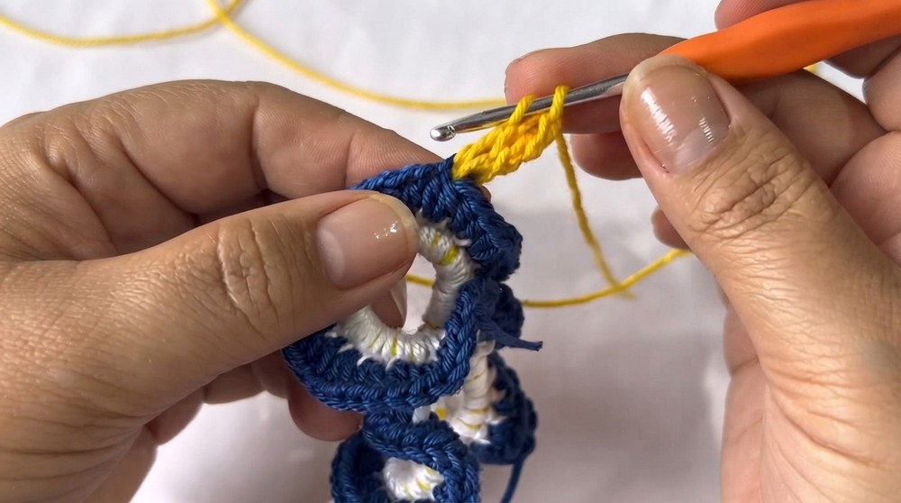 Brazilian Crochet Hair Scrunchie Pattern 4