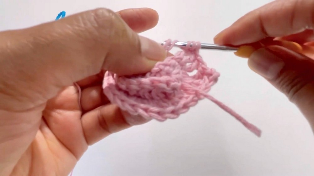 Crochet 3D Heart Keychain Pattern 4