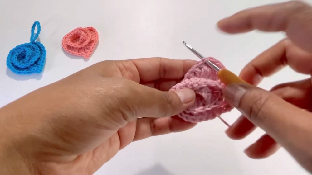 Crochet 3D Heart Keychain Pattern 5