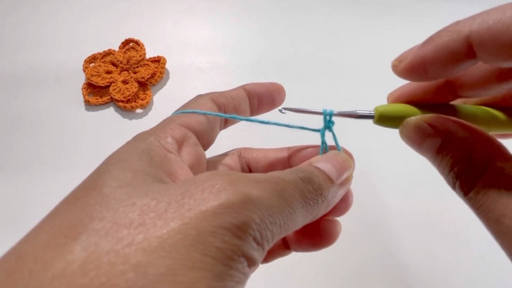 Crochet 3d Flower Keychain Pattern 1