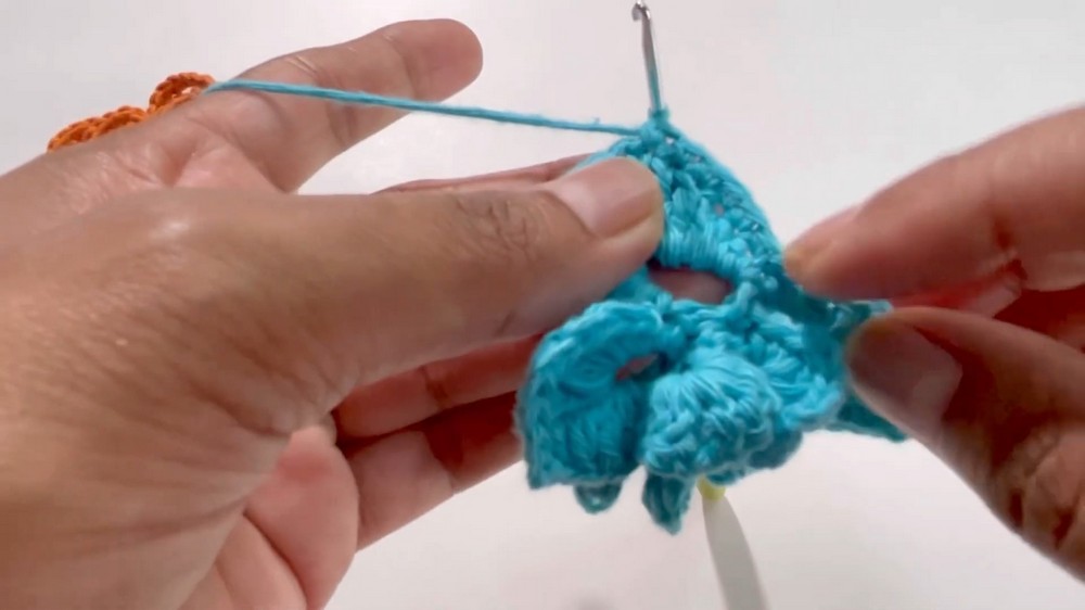 Crochet 3d Flower Keychain Pattern 5