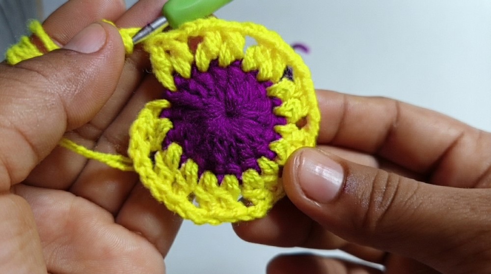 Crochet Beautiful Flower Pattern 4