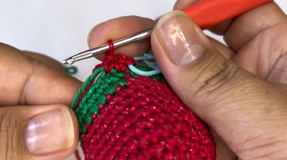 Crochet Bell Christmas Ornament Pattern 4